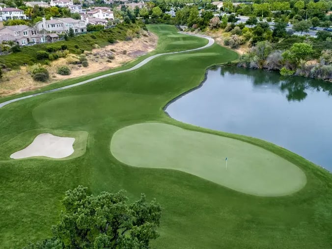 Oaks at Valencia Hole 9