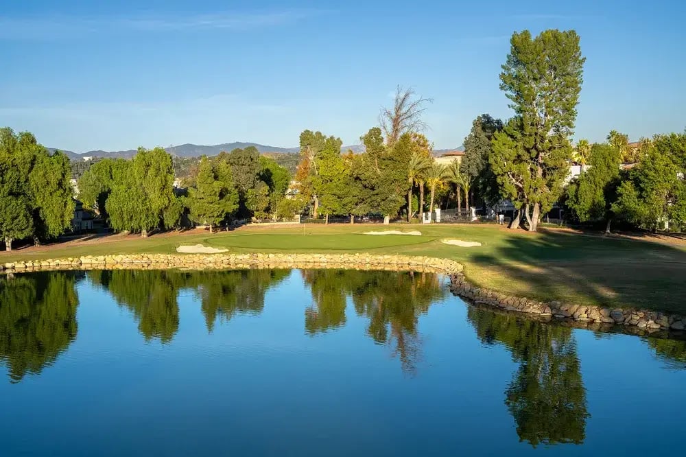 Valencia CC Green 16 Water
