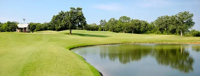 Lantana course and lake