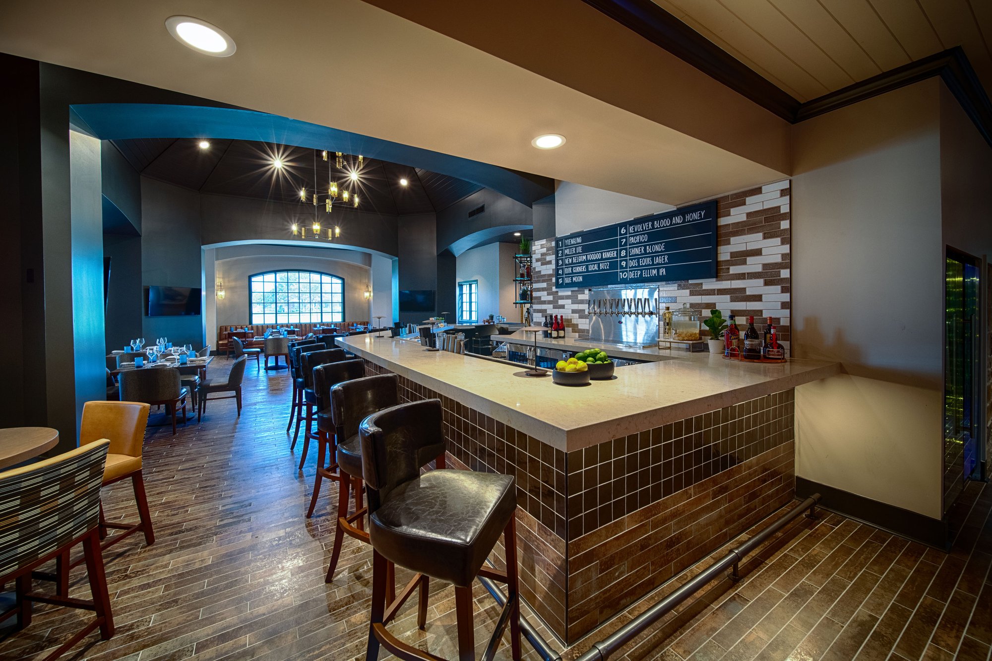 lantana-clubhouse-bar-1