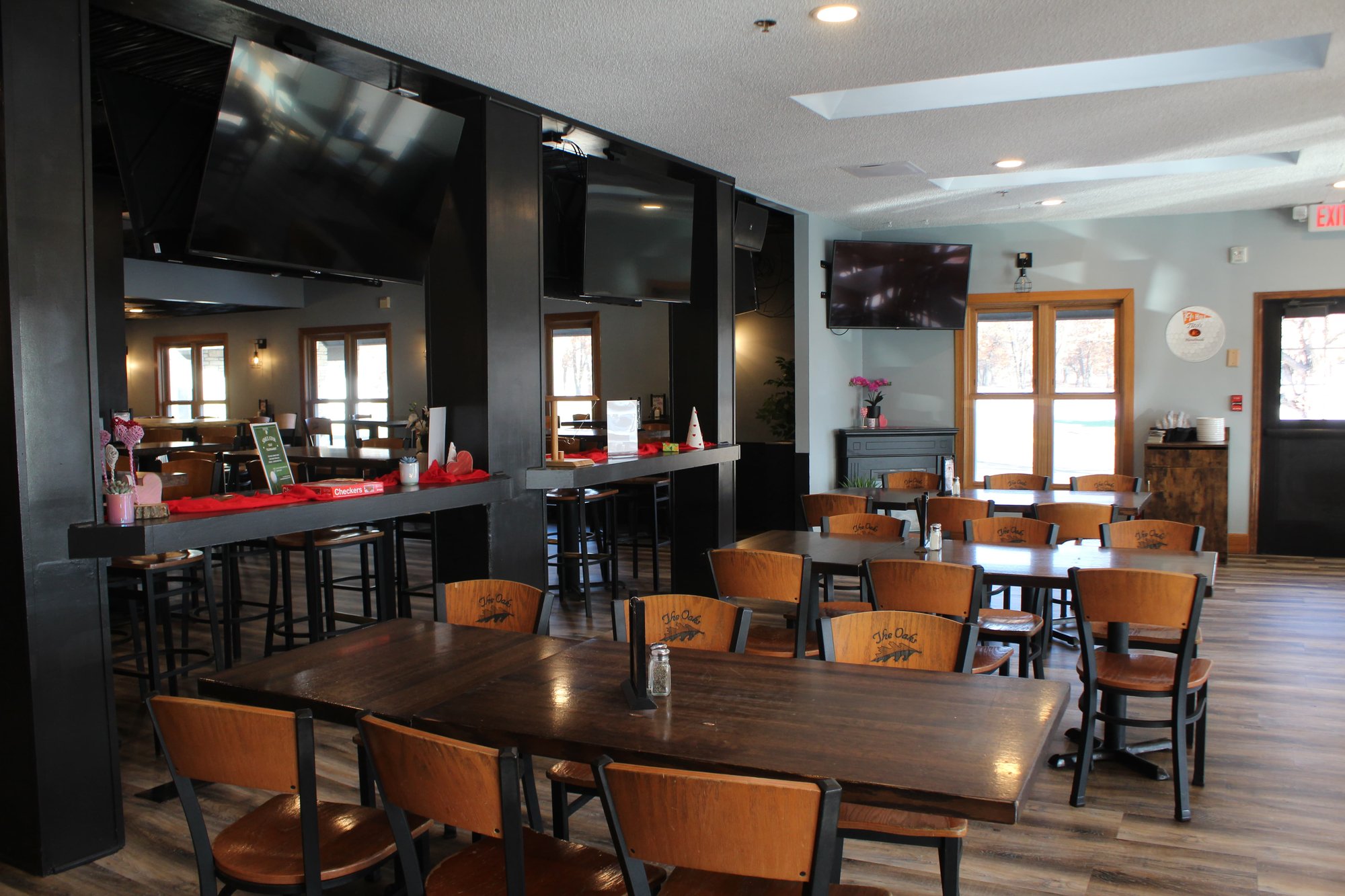 Majestic Oaks Dining Room